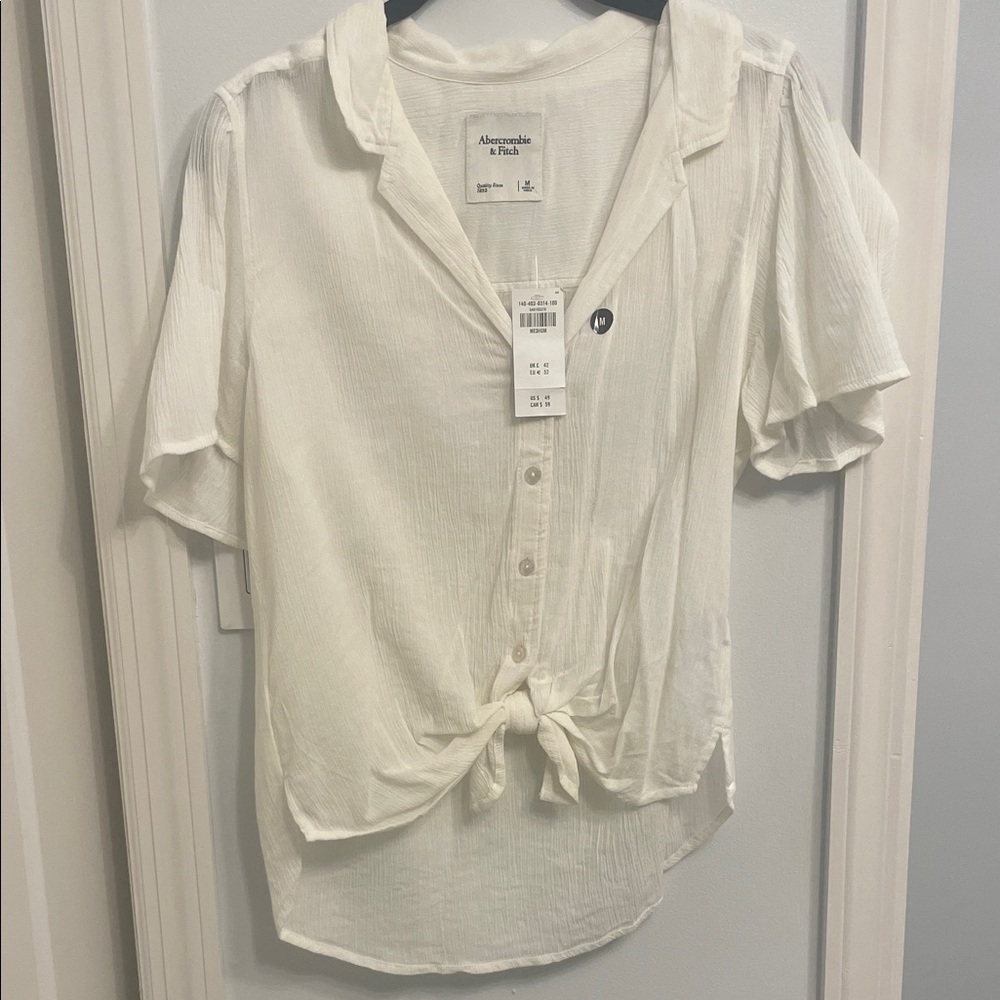 Abercrombie & Fitch Women's Cream Button-Down Shirt Size M